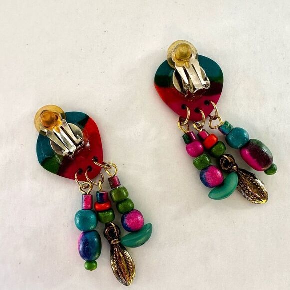 Multi colored dangling clip on earrings - Picture 6 of 11